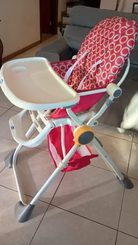 Cadeira de Alimentação Pocket Lunch Vermelha Chicco