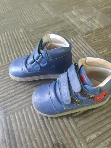 Bota ortopédica infantil