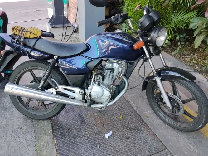 CG TITAN 125 ANO 2005