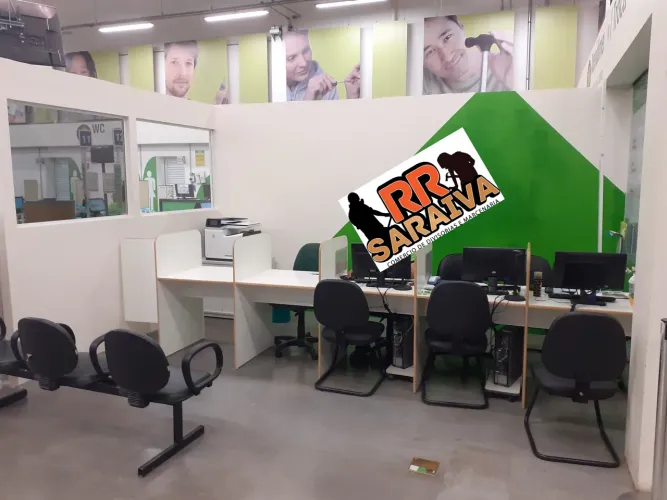 Vende móveis planejado, drywall.  Tudo em acabamento a seco