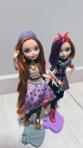 Bonecas ever after high Holly e Poppy