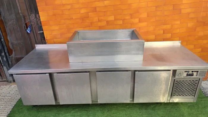 Balcao refrigerado inox  codimentadora Berta 