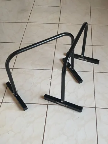 Barra Paralela de chão Exercício