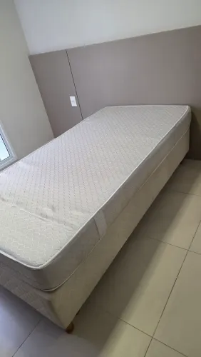 Vendo Base para cama Box com a Gaveta e colchão Ortopédico