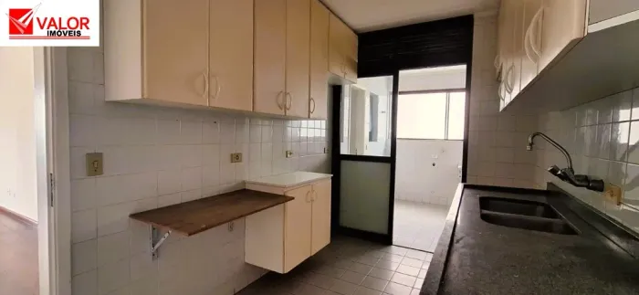 VENDA - REGIAO CENTRAL DO JARDIM GUEDALA - ANDAR ALTO ( sem armários) NO MELHOR PONTO DO B