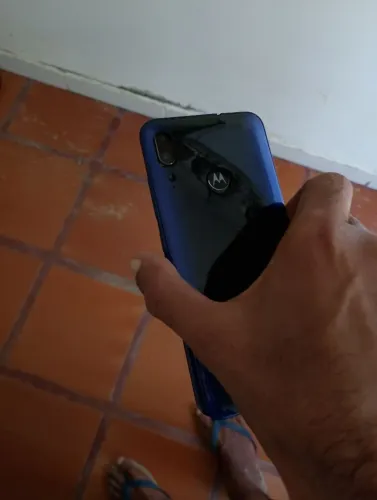 ?! Vendo 2 celulares Motorola.