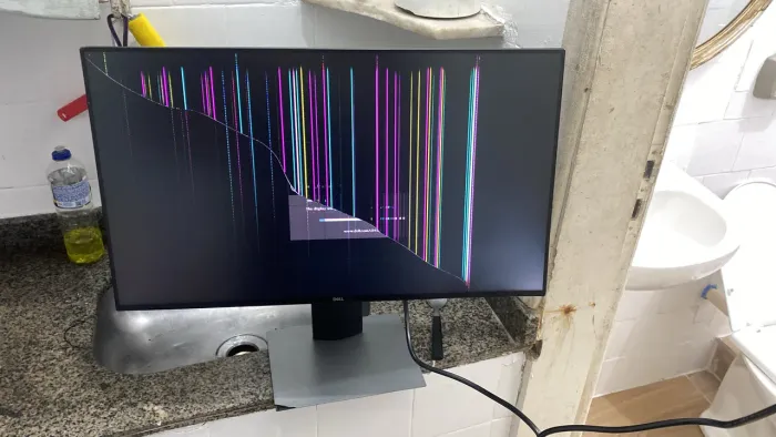 Vendo Dell Ultrasharp U27xx pra peças - Painel quebrado