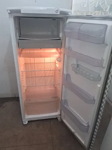 Geladeira Cônsul                                                 faço entrega 