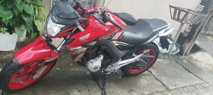 Baixou! Honda Twister cb 250  2021 único dono.