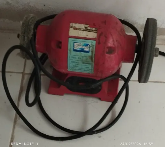Esmeril de bancada 127V usado