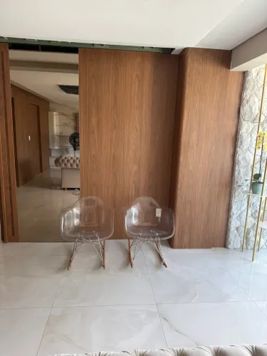 Vendo duas cadeiras de balanço 