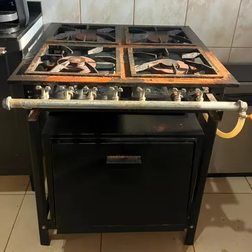 Fogão Industrial 4 Bocas com Forno - 1 Ano de Uso