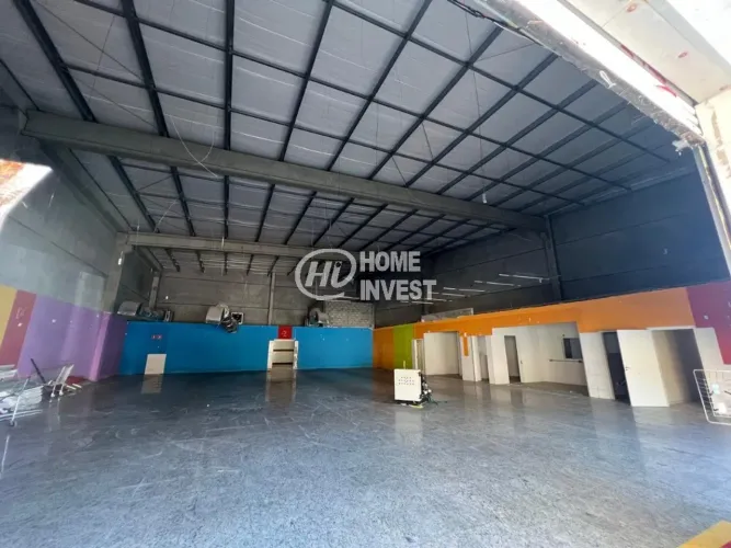Excelente Galpão Comercial para Locação em Jundiaí-SP, Bairro Engordadouro: 3 Banheiros, 2