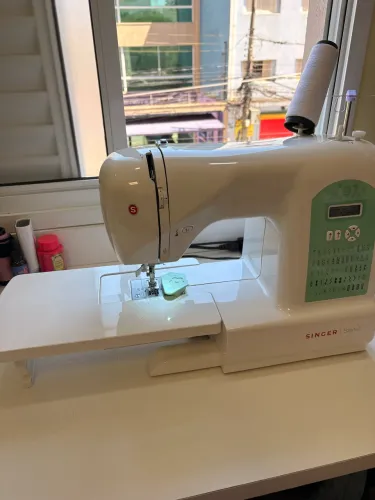 Máquina de costura Singer Starlet
