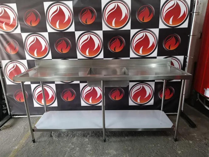 Pia 1 cuba central toda no aço inox nova sem uso com prateleira inferior