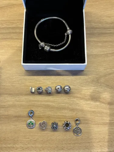 Pulseira Pandora Original + Charms + Caixa original