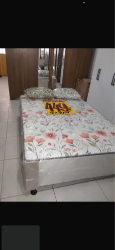 Cama de casal apenas 450,00