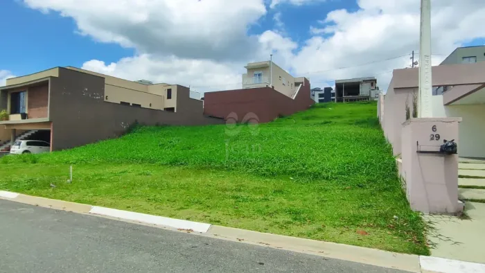Lote à Venda no Condomínio Veneza - 300m²