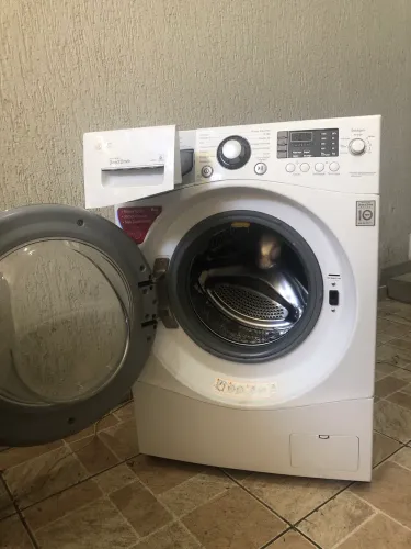 Máquina lava e seca 