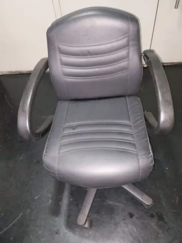 Cadeira giratória Conforto e Segurança