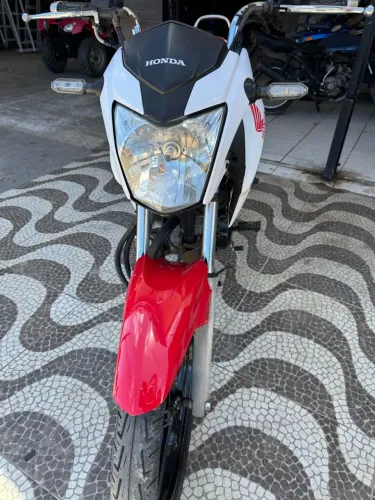 Vende-se Titan extra só venda não aceito troca