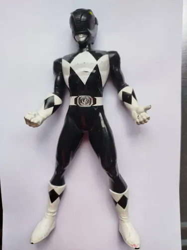 Boneco Power Rangers preto original.