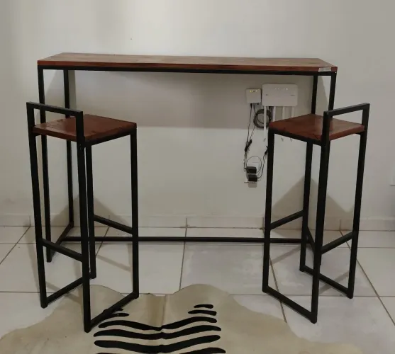 Conjunto de Aparador c/Cadeiras 