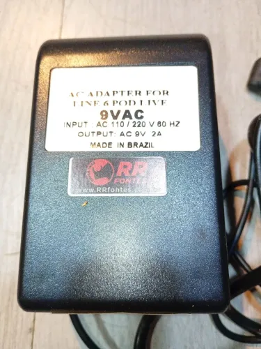 Fonte / adaptador compatível com pedaleira Line 6 POD Live.