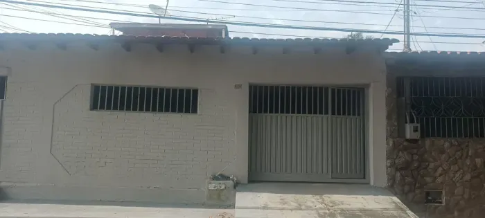CASA SETOR NOVO HORIZONTE 3 QUARTOS SUÍTE LAJOTADA GARAGEM COBERTA OPORTUNIDADE ÚNICA IPTU