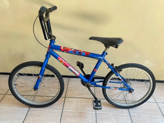 Bicicleta infantil aro 20 - Homem Aranha