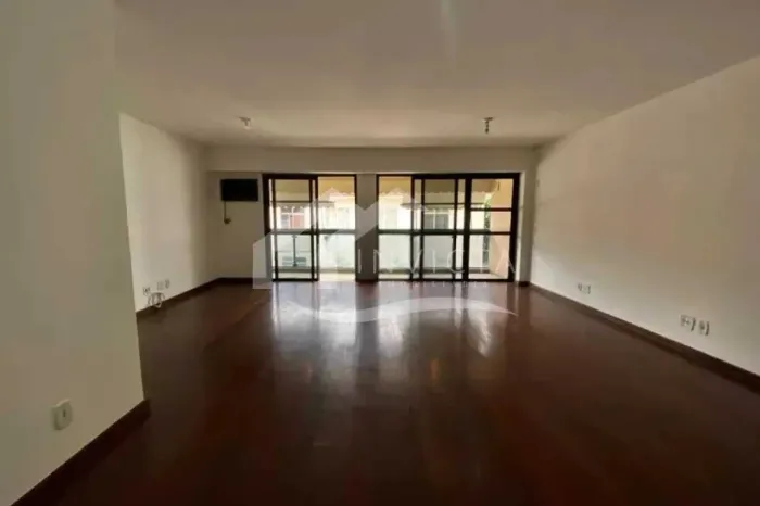 maravilhoso dois quartos com vaga no leblon