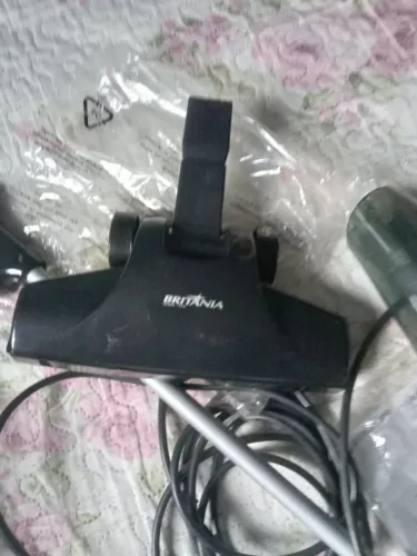 Vendo este aspirador de pó Britânico não entrego
