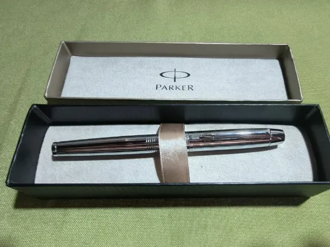 Caneta tinteiro Parker cromada