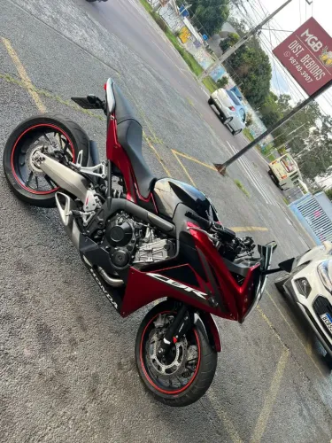 Vendo CBR F 650 só WhatsApp *