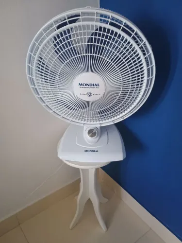 Ventilador Mondial branco