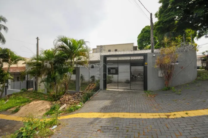 Imóvel com 2 casas à venda no Centro de Foz do Iguaçu