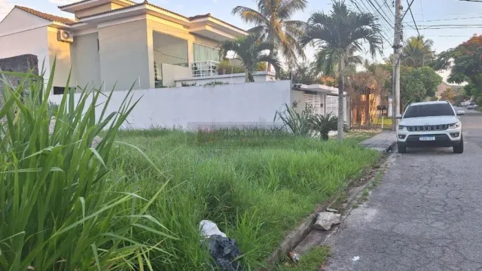 Open House vende terreno plano em Camboinhas, Niterói.