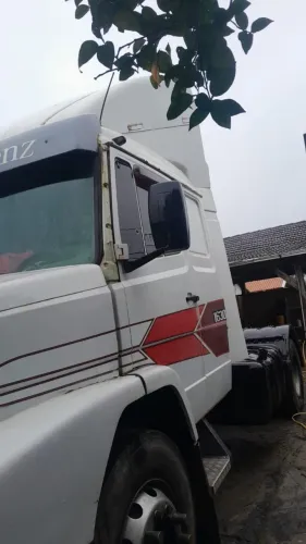 Mercedes benz 1630 cavalo e carreta