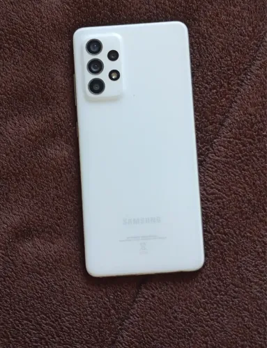 Galaxy A52s com tela trincada 