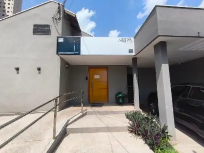 Imóvel comercial no Centro (3 quadras da Av. Afonso Pena)