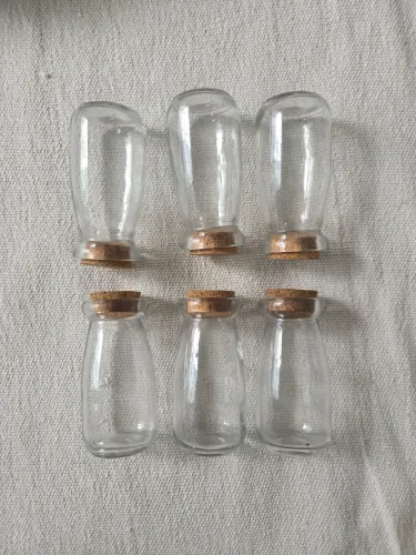 Vidrinhos de tempero com rolha