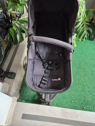 Carrinho + bebê conforto com suporte 