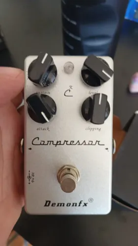 Pedal Demonfx Compressor Keeley - Na caixa.