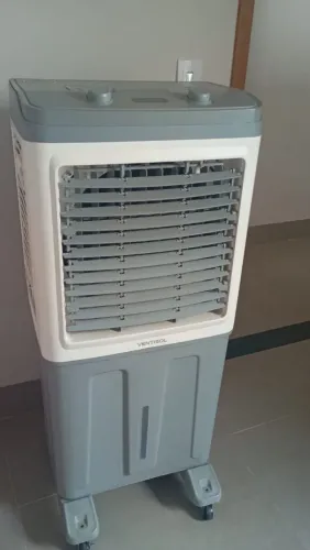 Vendo climatizador 80 litros 110 V 600,00 pra sair rápido 
