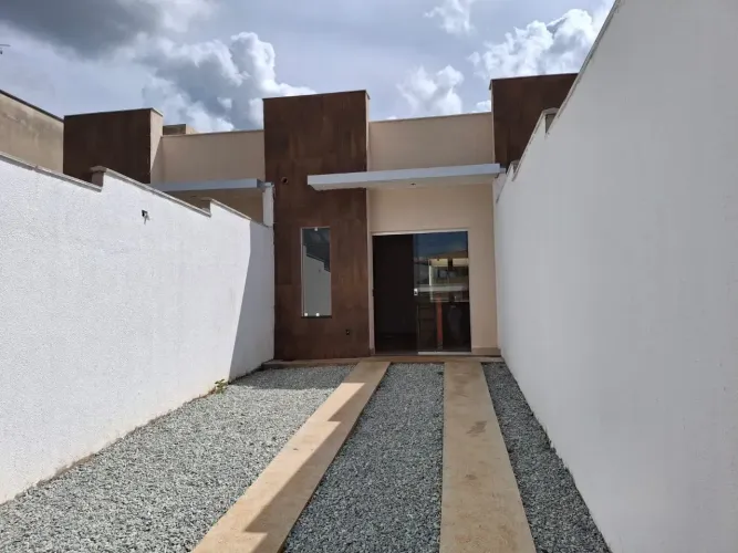 Casa com 2 quartos sendo 1 suíte 2 banheiros 2 vagas