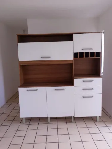 Armário de cozinha 5 portas e 2 gavetas (Pouco uso)