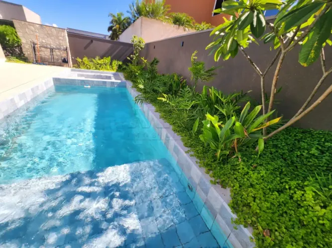Casa / venda - 4 quartos sendo suítes com piscina / Residencial Tamboré em Bauru - SP