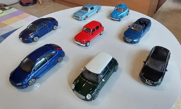 Lote de Miniaturas 1/43 BURAGO e outras