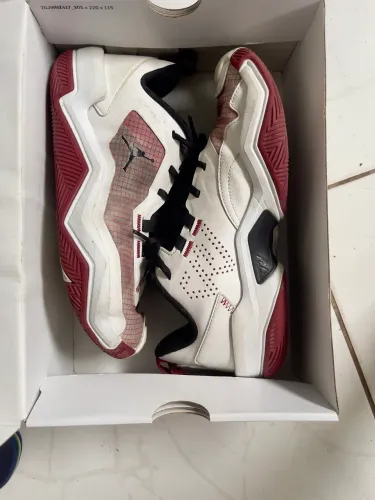 Tenis de basquete NOVO