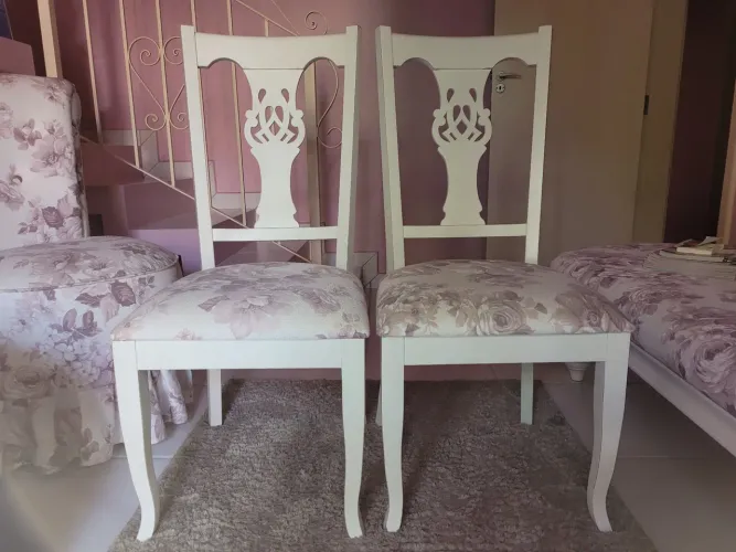 Cadeira Provençal - valor unitário ( disponível 2 unidades)